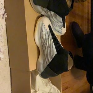 YEEZY QNTM BSKTBL SNEAKERS 7